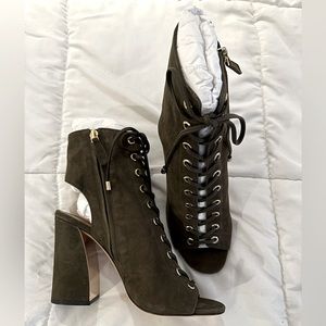 Vince Camuto olive green suede booties size 8.5 brand new!